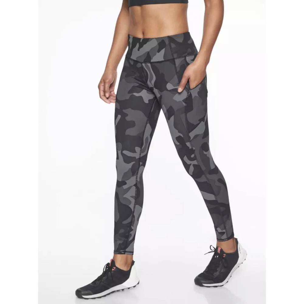 Athleta Camo Contender 7/8 High Rise Tight Legging